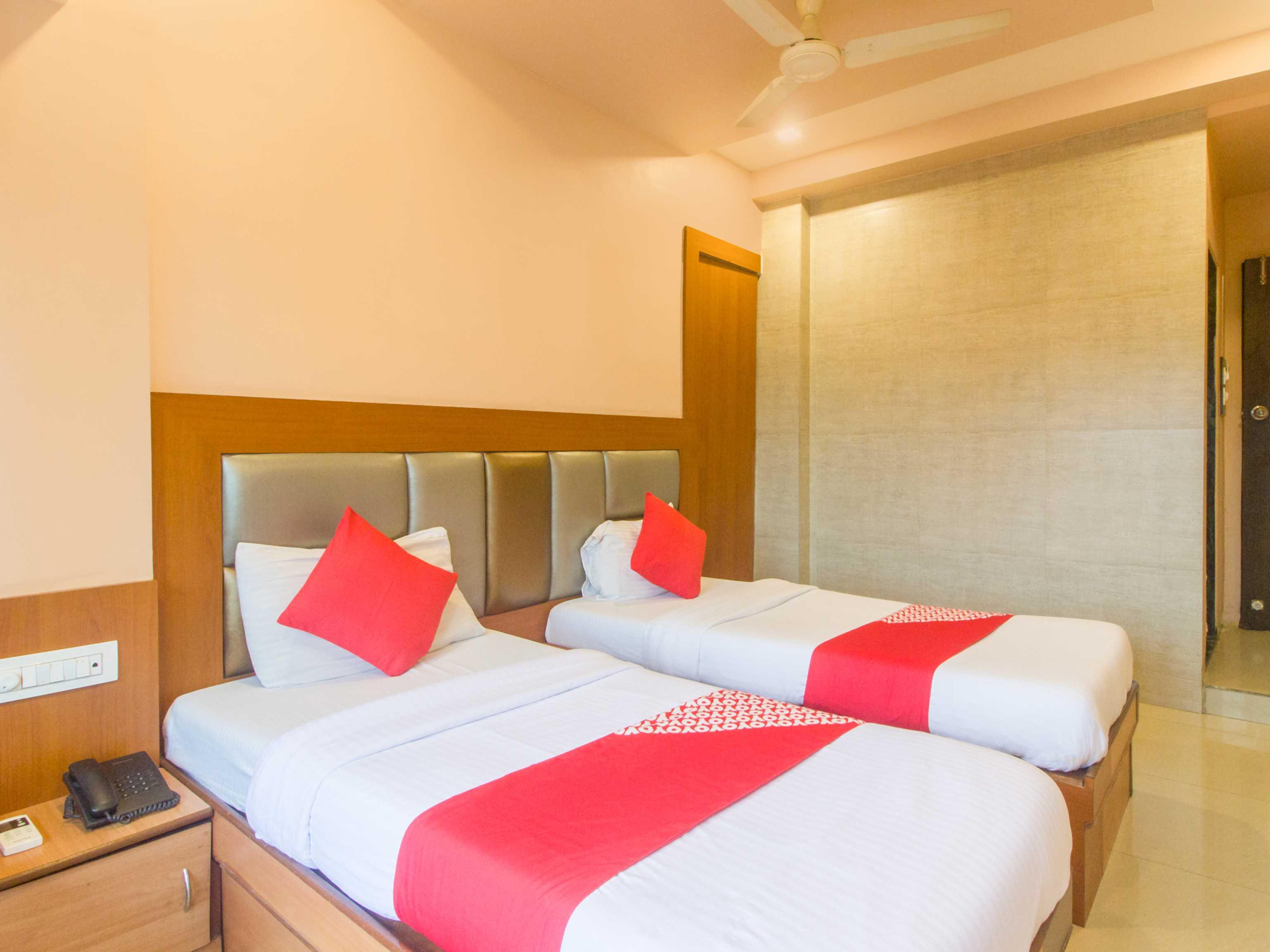 Kalamboli Oyo Hotel Sarovar Grand מראה חיצוני תמונה