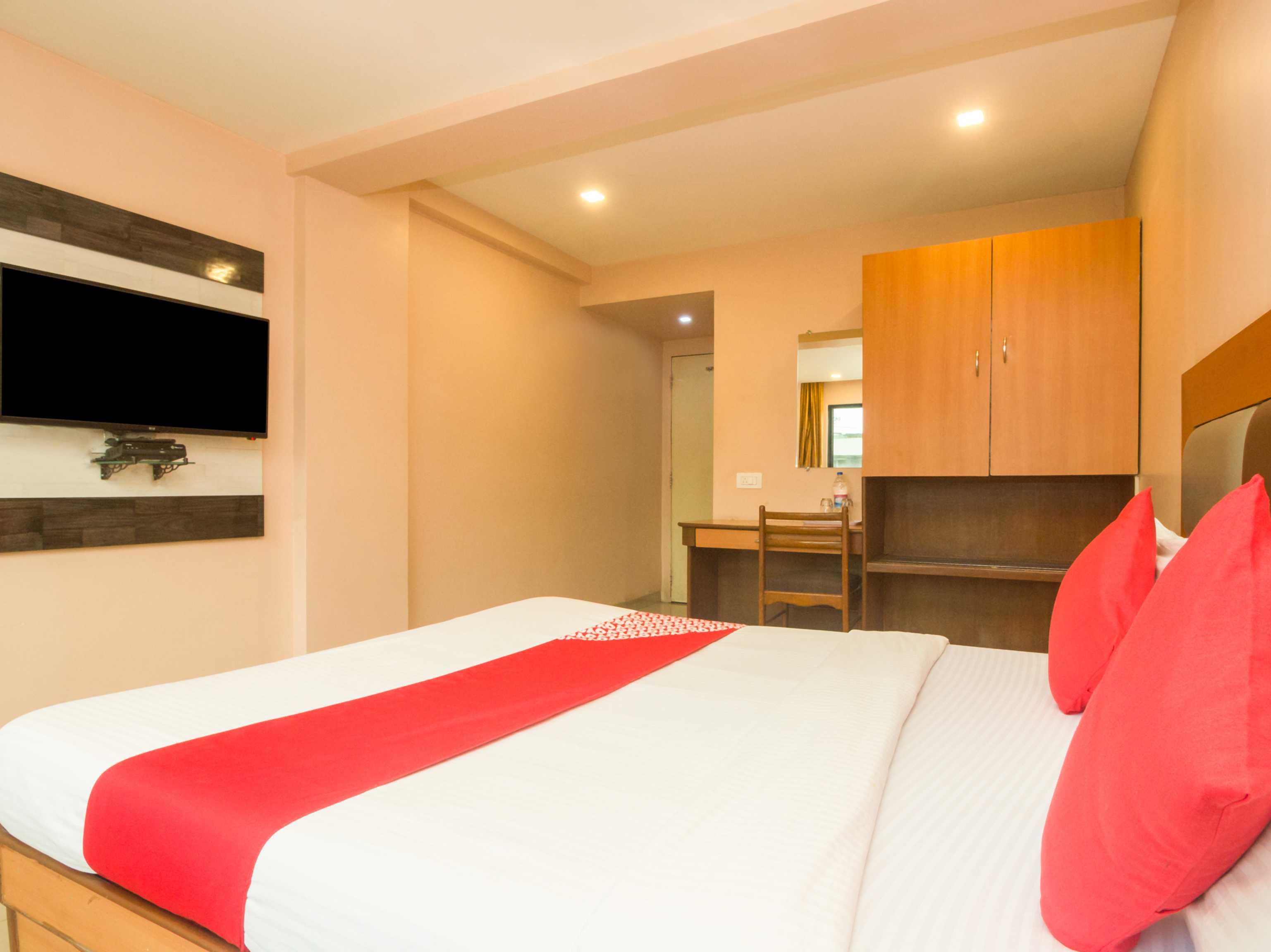 Kalamboli Oyo Hotel Sarovar Grand מראה חיצוני תמונה