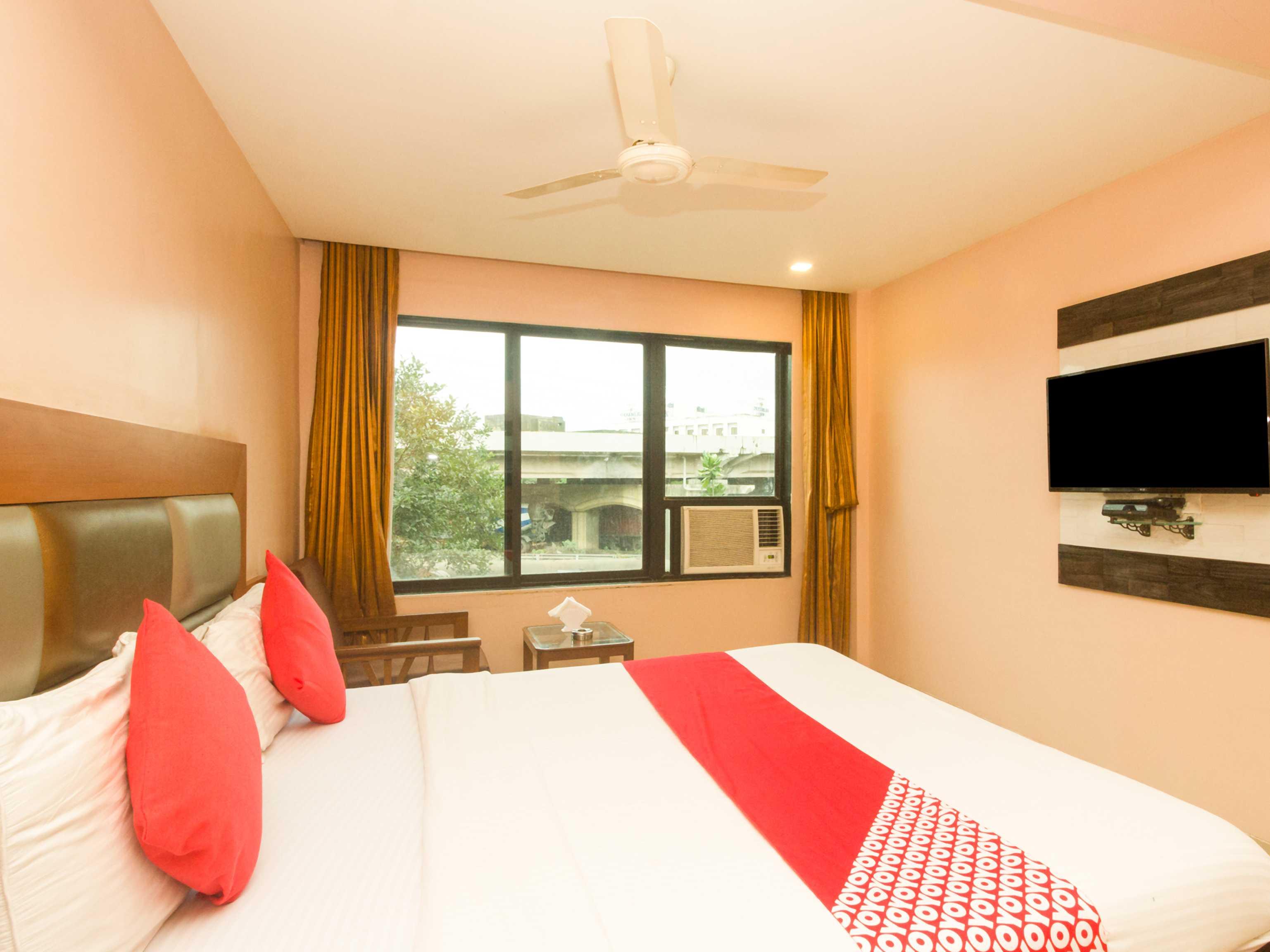 Kalamboli Oyo Hotel Sarovar Grand מראה חיצוני תמונה