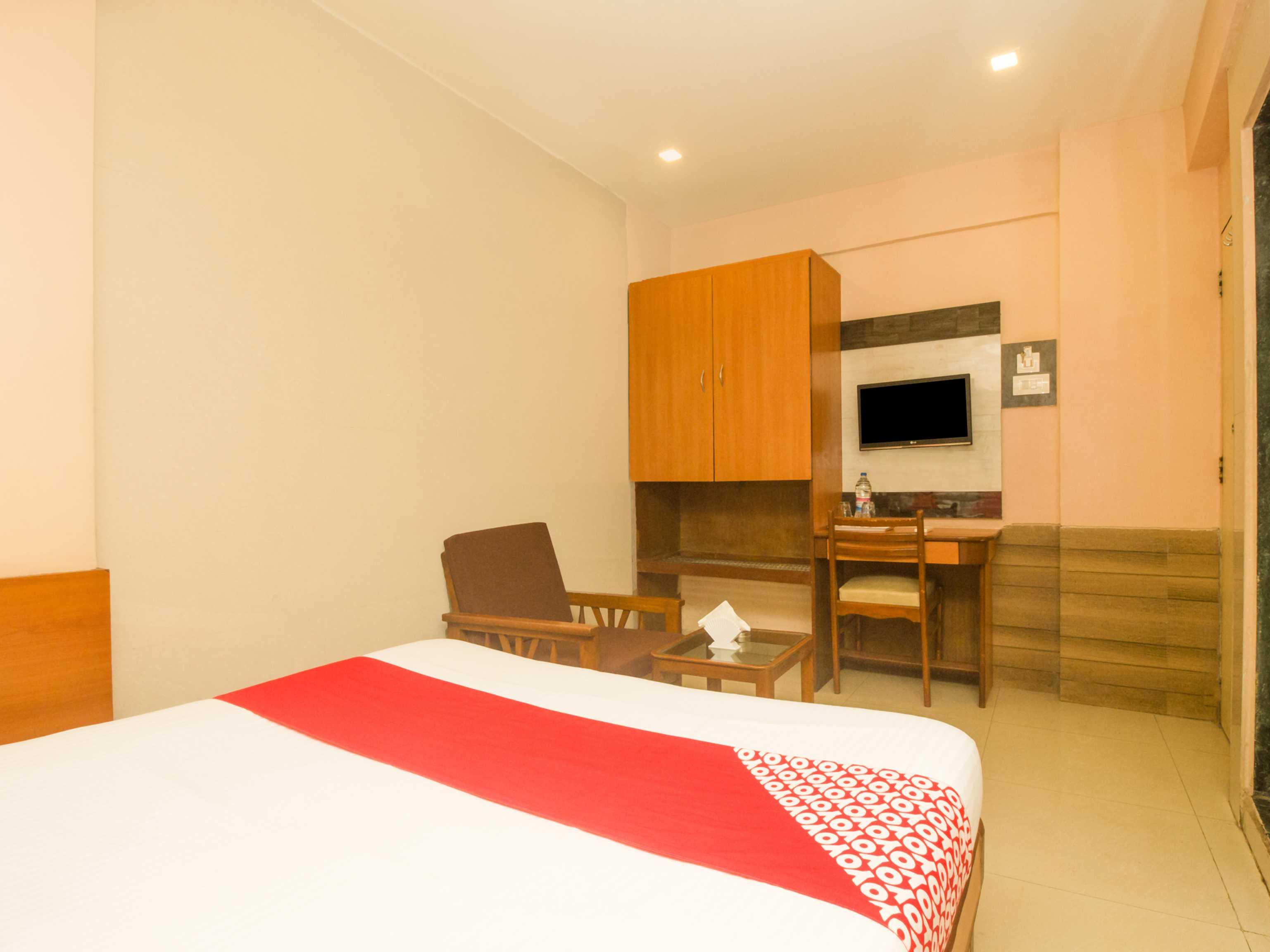 Kalamboli Oyo Hotel Sarovar Grand מראה חיצוני תמונה