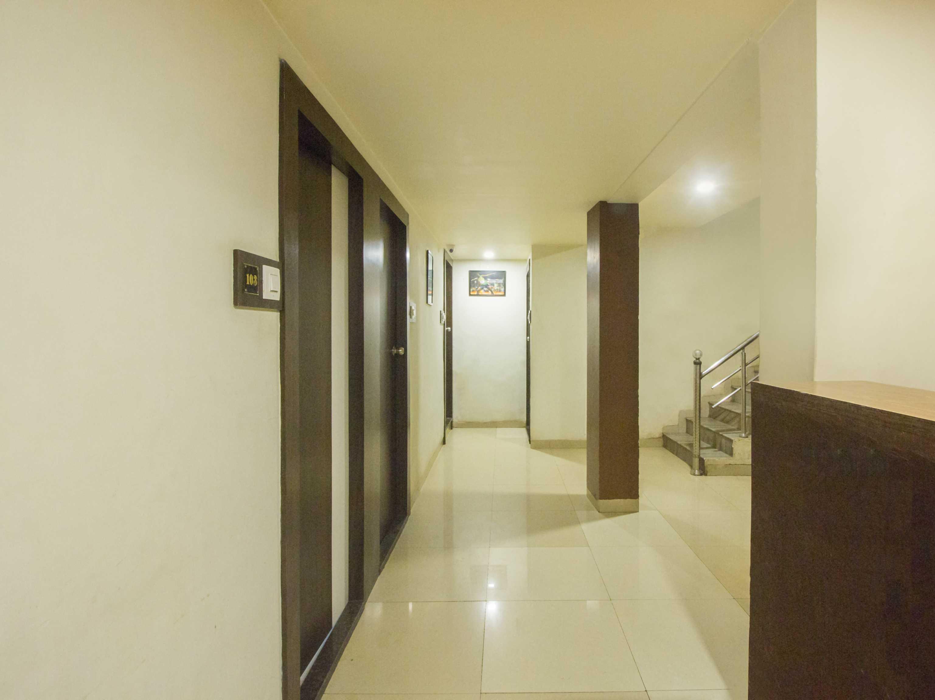 Kalamboli Oyo Hotel Sarovar Grand מראה חיצוני תמונה