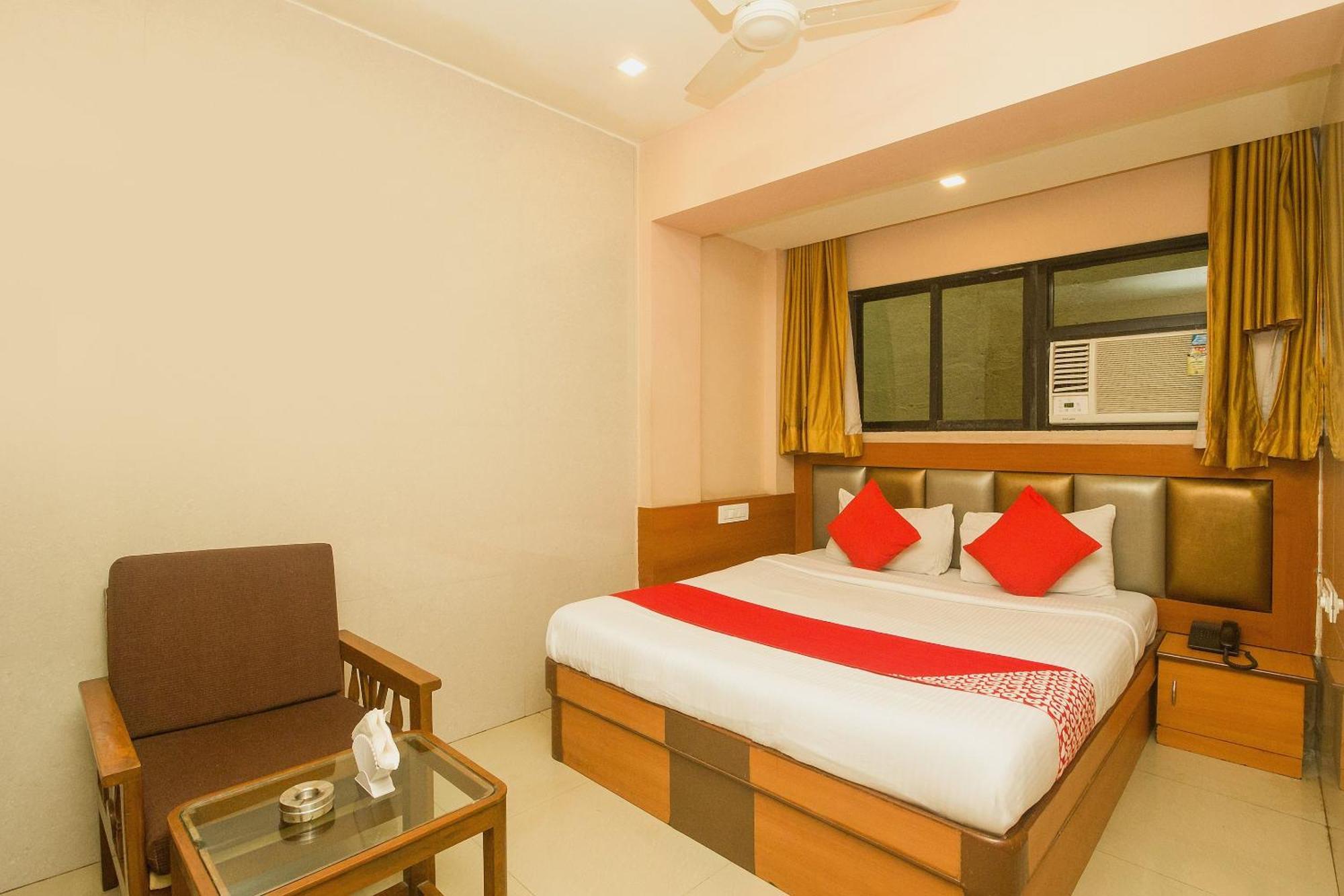 Kalamboli Oyo Hotel Sarovar Grand מראה חיצוני תמונה