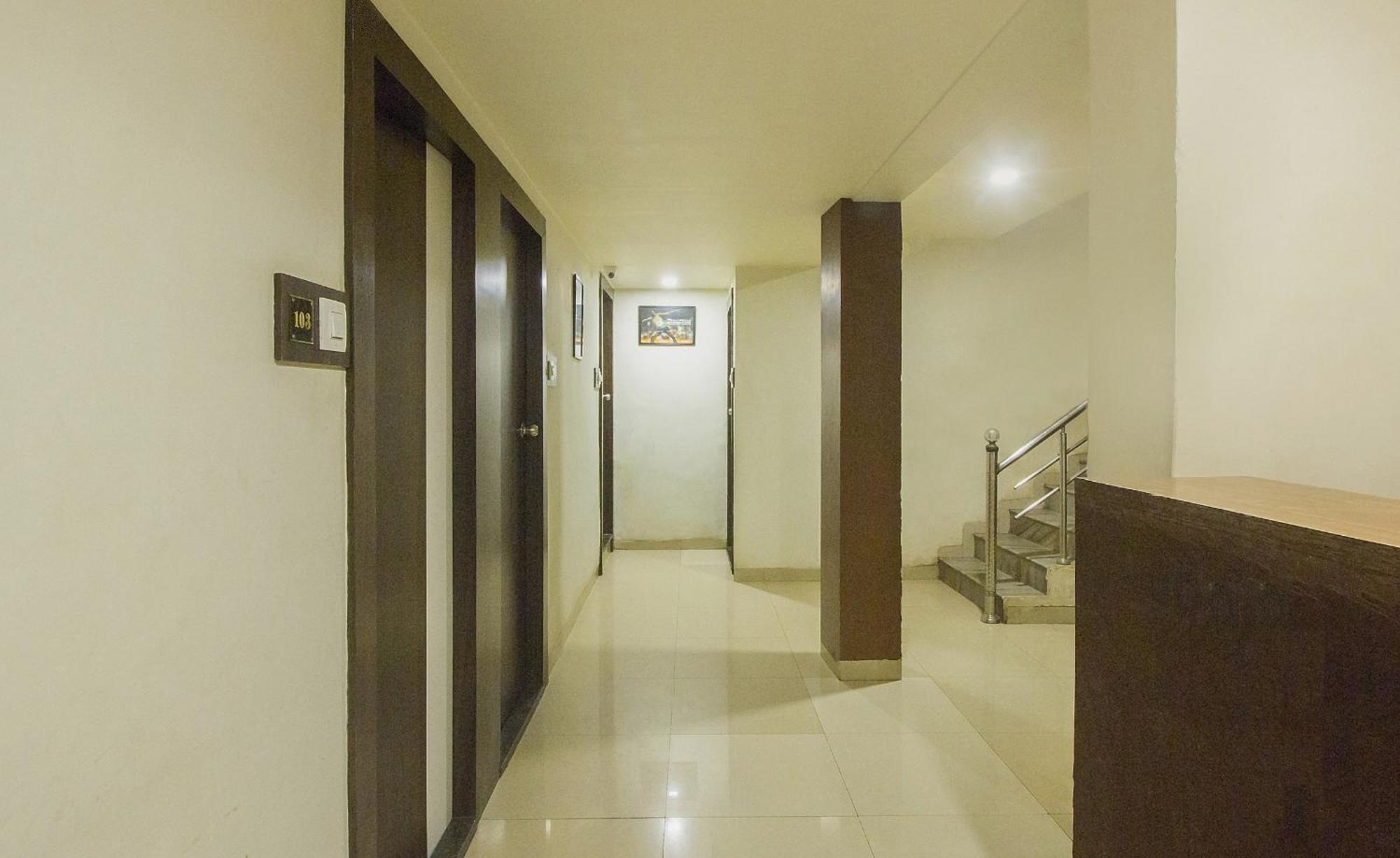 Kalamboli Oyo Hotel Sarovar Grand מראה חיצוני תמונה